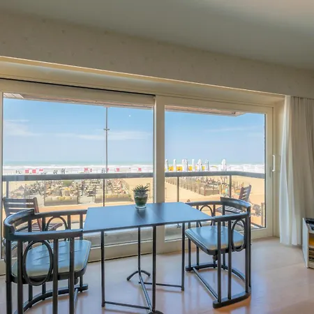 Daire Astoria Palace 0101 - 2 Bedrooms 5p - Centrally Located On The Promenade Sea View De Panne
