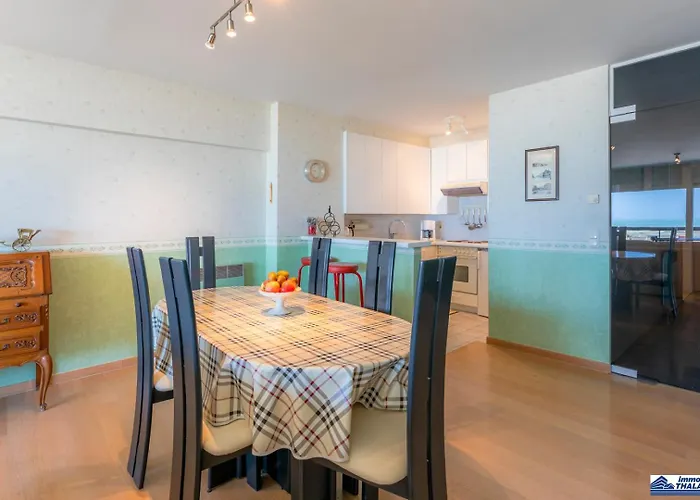 Astoria Palace 0101 - 2 Bedrooms 5p - Centrally Located On The Promenade Sea View