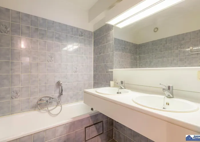 Astoria Palace 0101 - 2 Bedrooms 5p - Centrally Located On The Promenade Sea View *