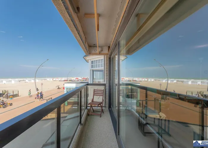 Appartement Astoria Palace 0101 - 2 Bedrooms 5p - Centrally Located On The Promenade Sea View De Panne